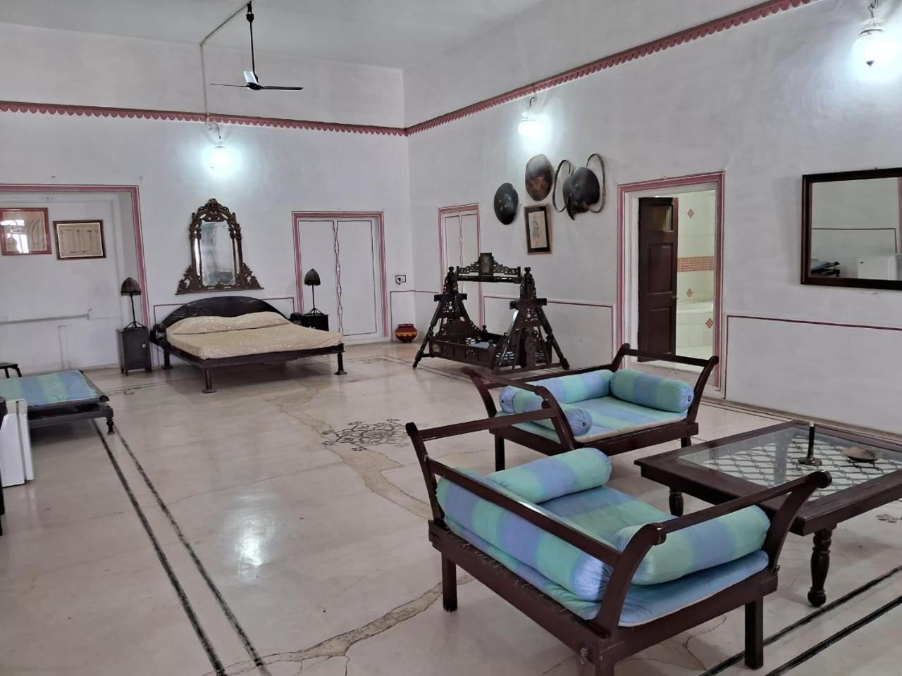 Roopangarh Fort Rupnagar  Buitenkant foto